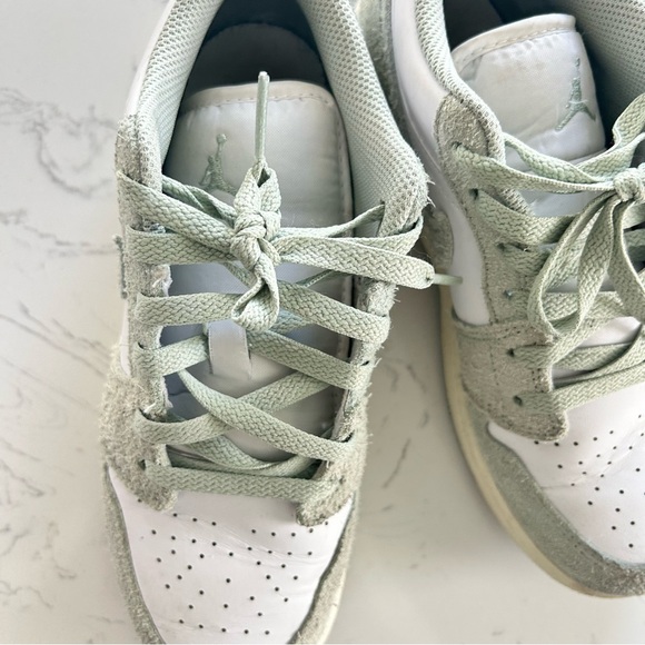 NIKE Air Jordan 1 Low SE 'Seafoam' Mint Green Size 5 Youth